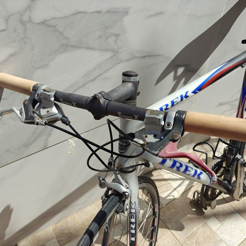 Trek road bike with Shimano 105 parts, 58cm frame
