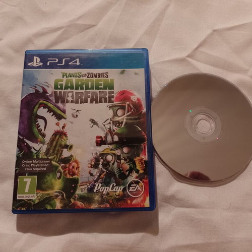 Plants vs. Zombies Garden Warfare PS4 used game