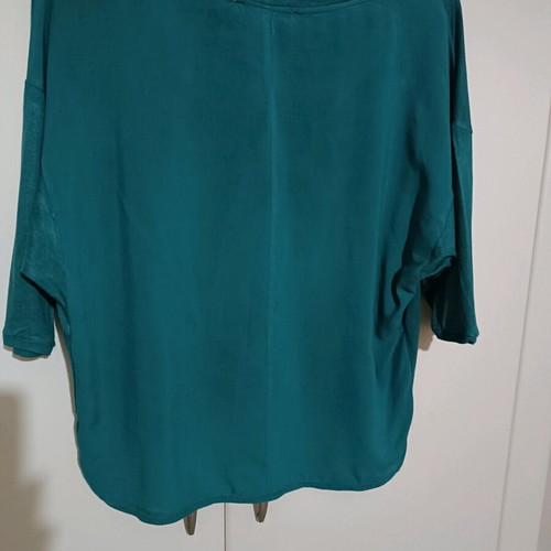 Bershka blouse green like new, short with 3/4 sleeves