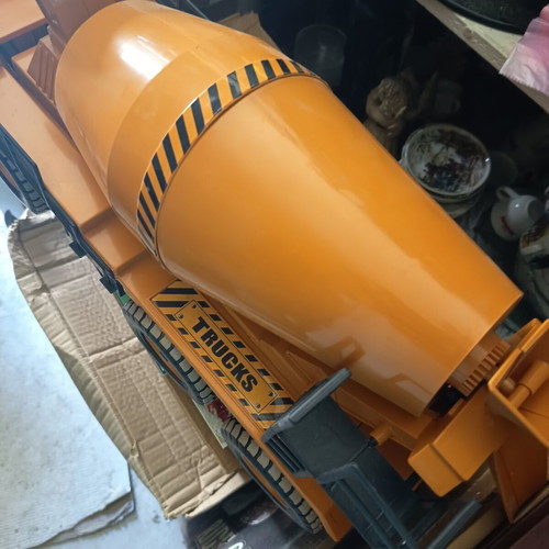 Radio control truck cement mixer, like new, 80 cm