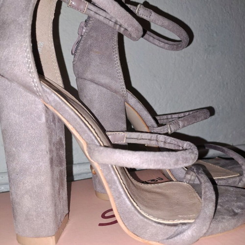 Purple castor pumps like new, size 36, 12 cm heel