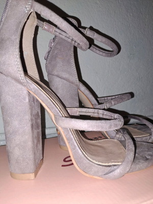 Purple castor pumps like new, size 36, 12 cm heel