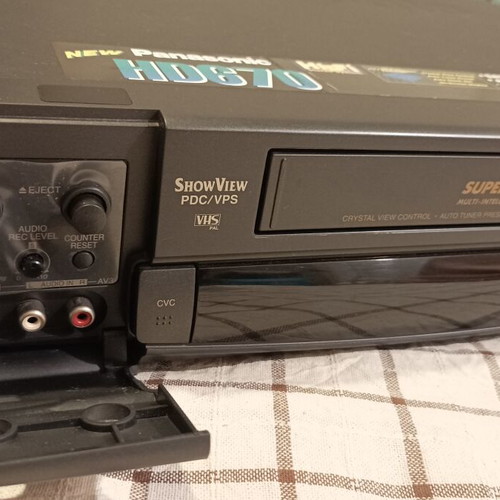 Panasonic NV-HD670EG Hi-Fi Stereo VCR 6-Head VHS S-VHS
