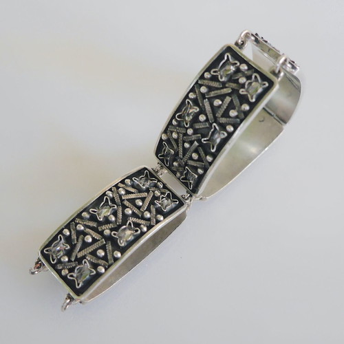 Antique silver 925 bracelet used with cubic zirconia