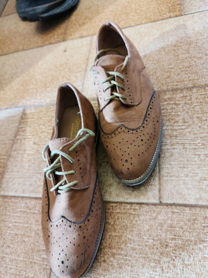 Women’s castor shoes size 40 brown like new