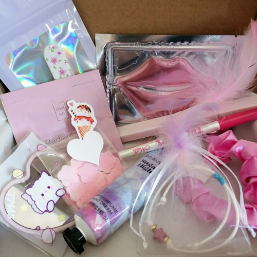 Beauty and Care Gift Box with 10 New Products