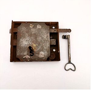 Κλειδαριά εξώπορτας εσωπορτας από αρχοντικο της Μυτιλήνης με κλειδί εποχής 1880