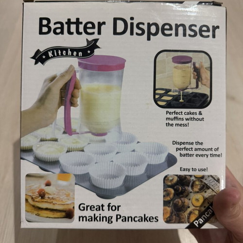 Batter Dispenser like new for pancakes muffins cupcakes