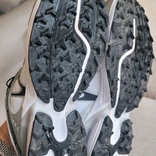 Salomon XT Whisper 42.5 athletic shoes like new, white