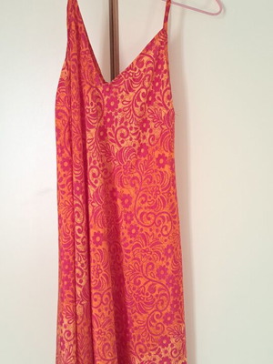 Silk dress size M new, colorful orange