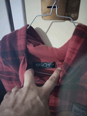 Hoodie used, size medium, red