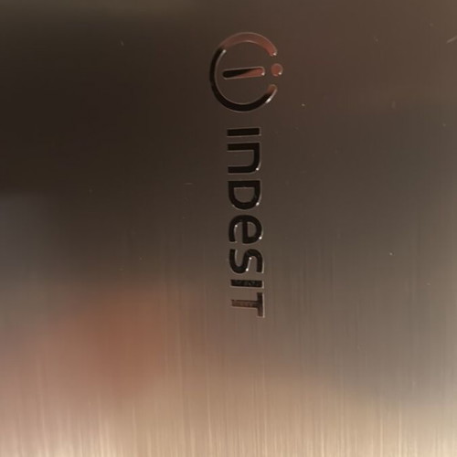 Indesit refrigerator new, used only 3 days