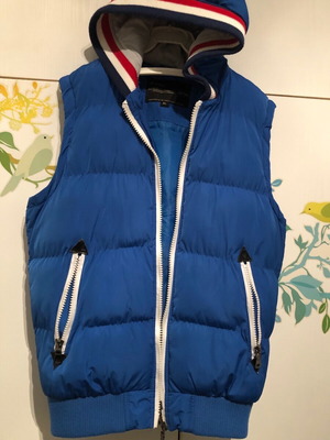 Sleeveless jacket like new, blue, size XL