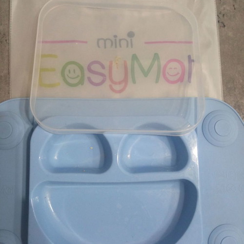 Travel plate with suction cups used