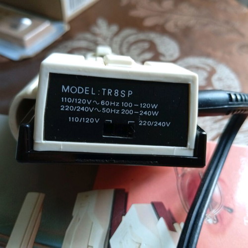 Mini travel iron G.T. TR-8-SP like new with box and carrying case