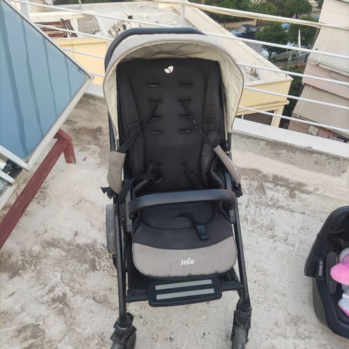 Joie Chrome 2-in-1 stroller used with Recaro isofix car seat