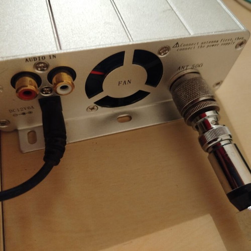 FM PLL 10 Watt 76-108 MHz transmitter like new with power supply