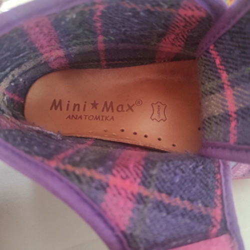 Mini Max slippers used No23 for girls