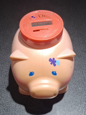 Redbox Electronic Piggy Bank Model 22781 Like New with Digital Display