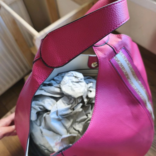 Axel shoulder bag large like new, fuchsia