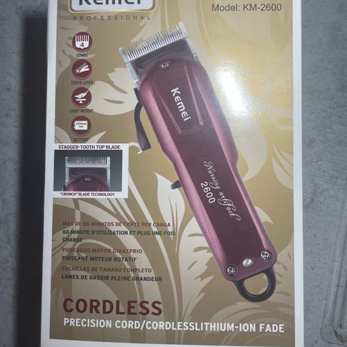 Kemei KM-2600 hair clipper new with accessories and free combs