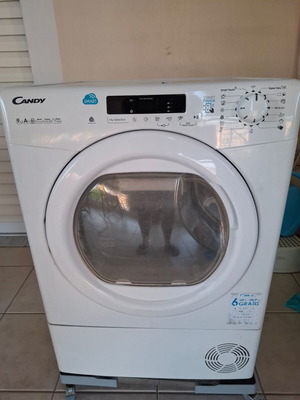 Candy Clothes Dryer 9kg used with Heat Pump and Support Base