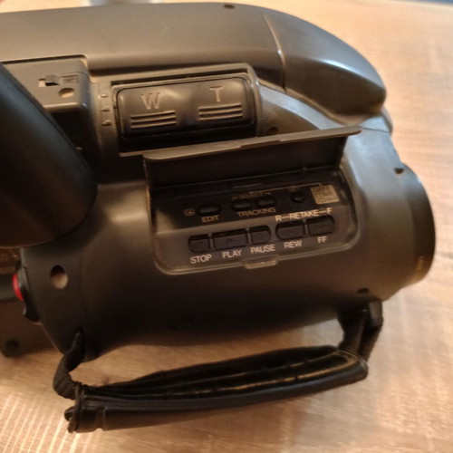 JVC GR-AX40 Compact VHS-C camcorder used, with power supply and battery