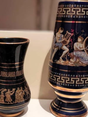 Gilded 24k amphorae like new, set of 2 pieces