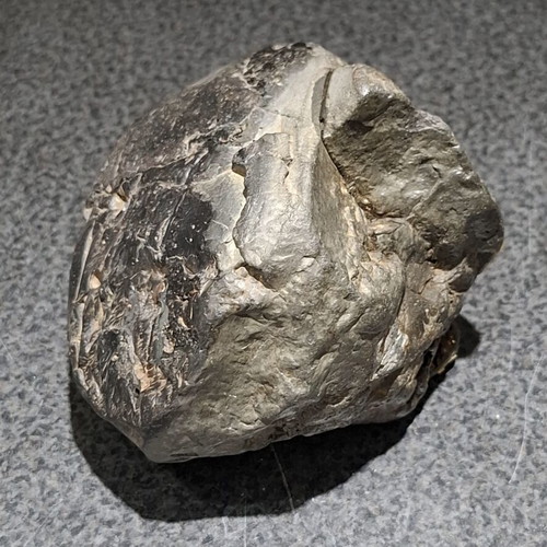 Industrial slag collectible 964g with golden inclusions, used