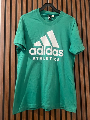 Adidas тениска зелен размер M, като нова