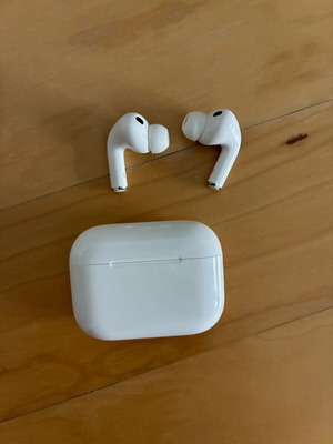 Bluetooth earbuds with charging case