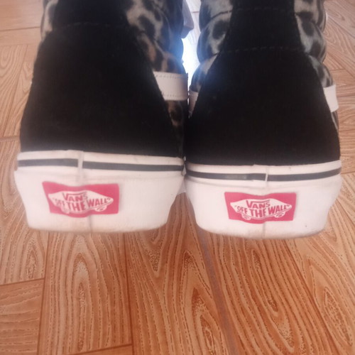 Vans boots size 38 like new black and white