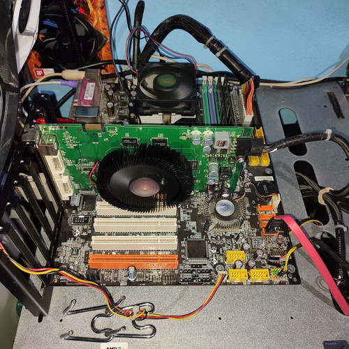 Geforce 8600GTS SLI 2 x 256MB graphics cards used with flexible connector