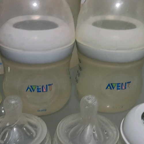 Philips Avent Natural baby bottles used, 5 pcs with 4 nipples size 3 and 6