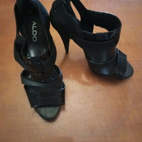 Peptoe high-heeled Aldo black shoes from patent leather and suede like new, size 37