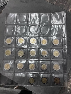 Collectible 2€ coins like new from change