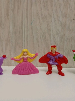 Kinder Surprise Heroic World Fairytale Figures used, set