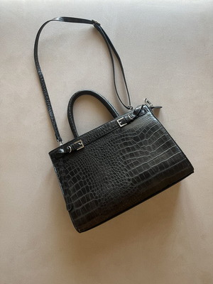 Bershka office style crossbody bag like new, black, large