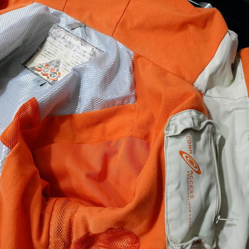Trespass kids winter jacket like new, size L, beige and orange