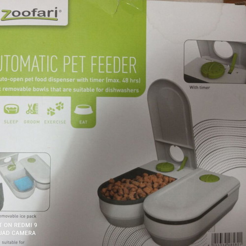 Automatic pet feeder with timer, 860 ml capacity, like new