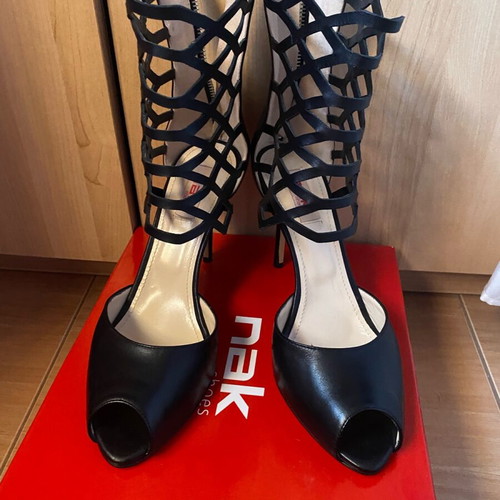 Leather shoes size 40, black