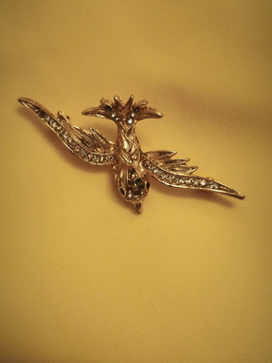 Eagle brooch vintage used, some rhinestones missing, 6.2 cm