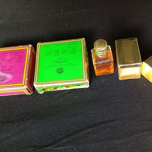 Mini perfume like new with two small soaps lot