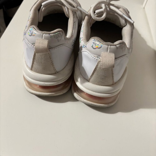 Guess athletic shoes used, size 37, white and beige