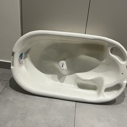 Baby bath like new