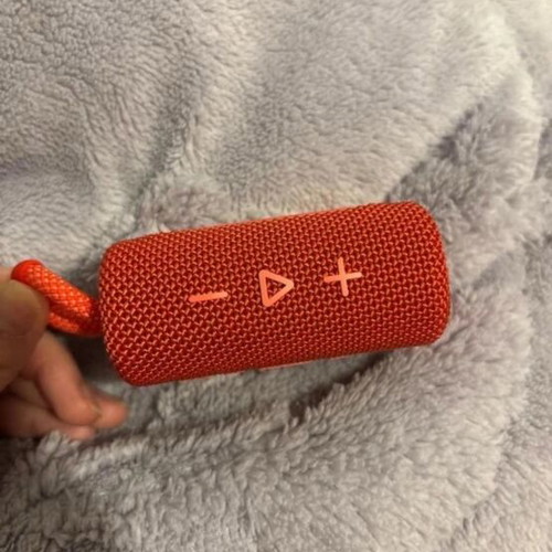 JBL GO3 waterproof portable Bluetooth speaker like new