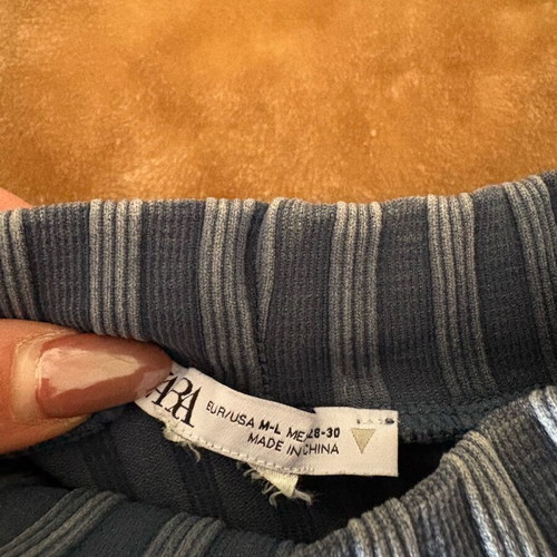 Zara top with one shoulder exposed like new, gray and blue