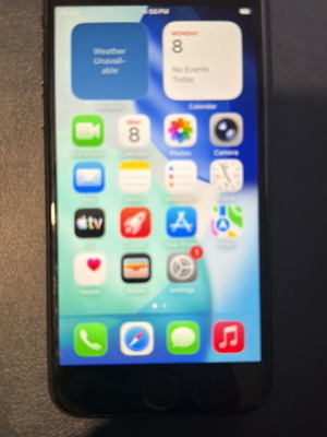 IPhone SE 128GB black used, very good condition