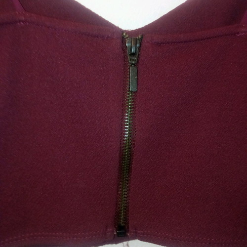 Short lace top like new, bordeaux color, size S,M