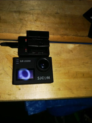 SJcam sj6 used, screen needs replacement, with batteries and charger